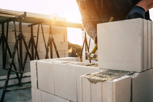 Maurerarbeiten am Hausbau